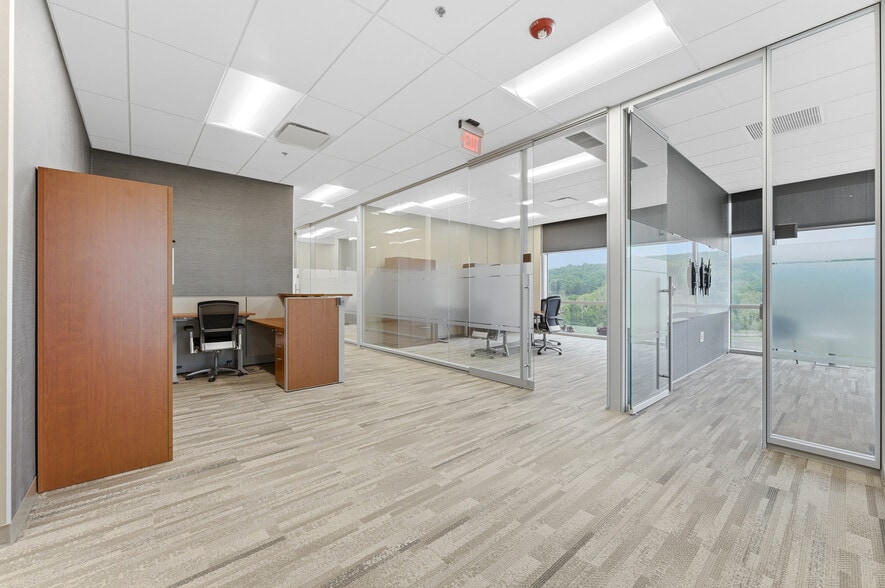 More Photos Of 423 Fortress Blvd, Morgantown Office For Sale