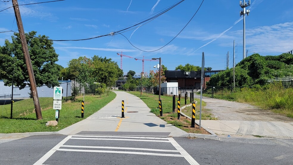 More Photos Of 595 North Ave NW, Atlanta Light Distribution For Sale