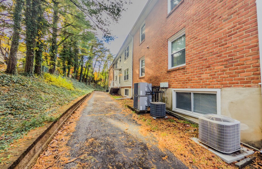 More Photos Of 4622 Grandin Rd, Roanoke Apartments For Sale