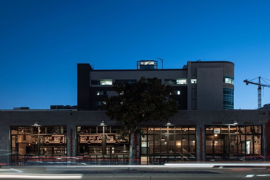 More Photos Of 1000 S Olive St, Los Angeles Restaurant For Lease