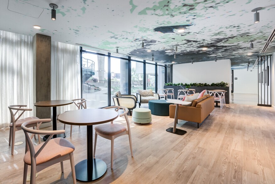 More Photos Of 4520 Alvarado Canyon Rd, San Diego Apartments For Lease