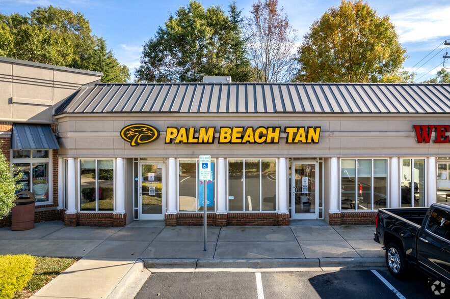 More Photos Of 2910-2918 Mount Holly Huntersville Rd, Charlotte Unknown For Lease