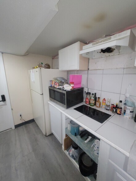 More Photos Of 1458 W 32nd St, Indianapolis Apartments For Sale