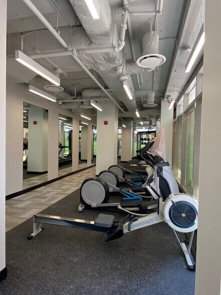 More Photos Of 1101 Vermont Ave NW, Washington Office For Lease