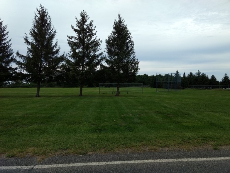 More Photos Of 130 Jackson St, Cement City Schools For Sale