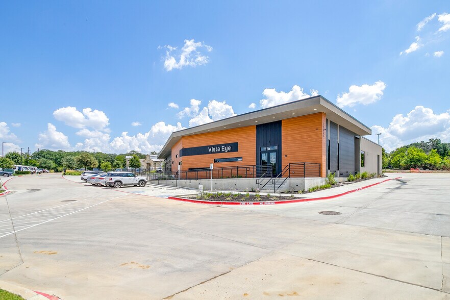 More Photos Of 12652 Timberland Blvd, Fort Worth Medical For Lease
