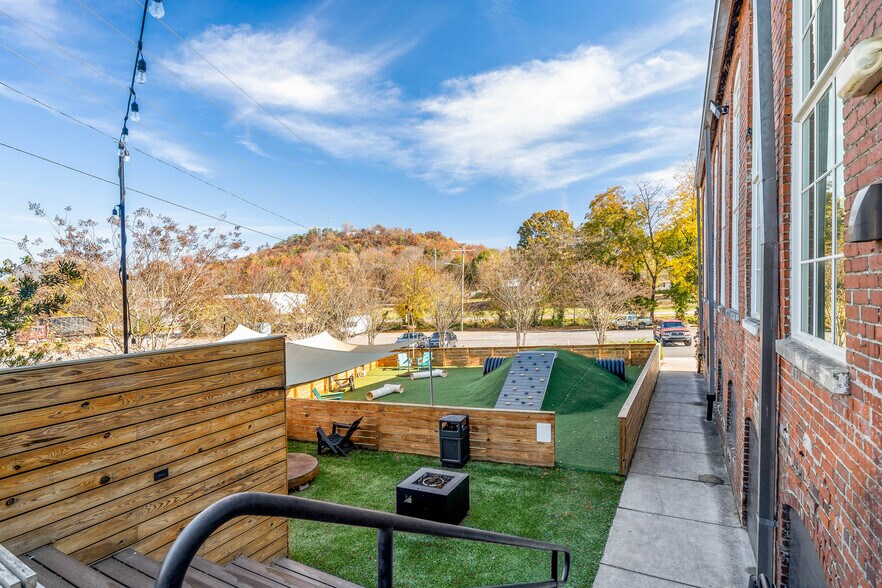 More Photos Of 825 Chattanooga Ave, Dalton Restaurant For Lease