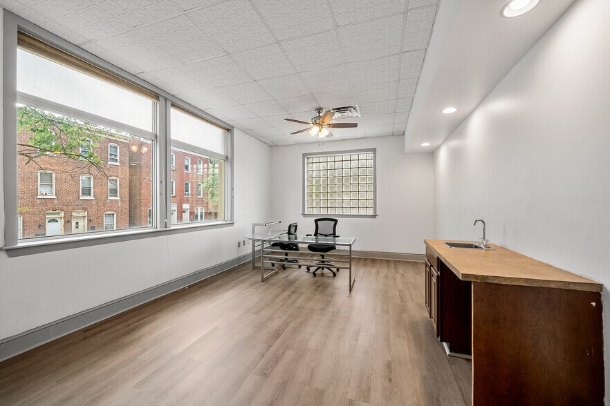 More Photos Of 379 Cherry St, Pottstown Flex For Lease