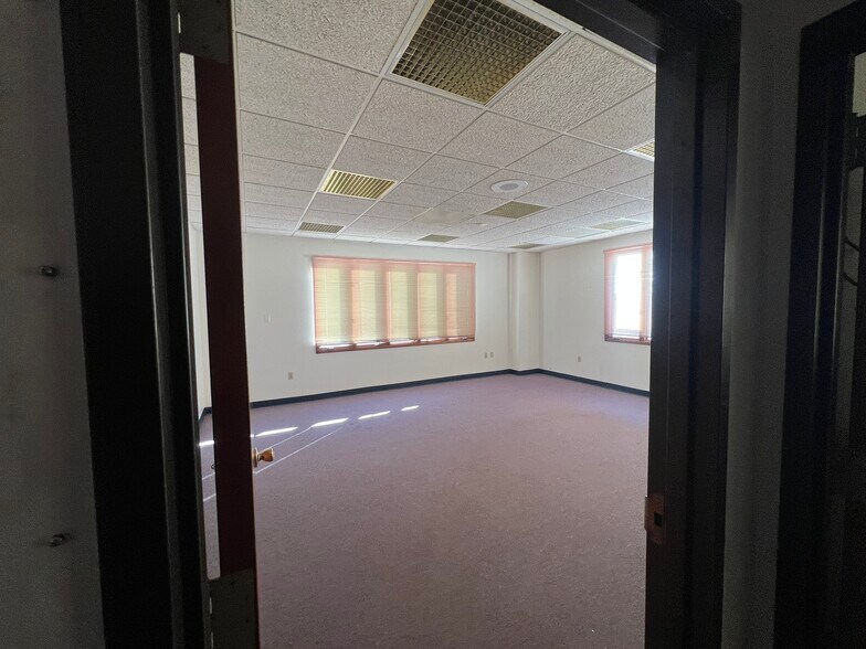 More Photos Of 1274 N Church St, Moorestown Flex For Sale