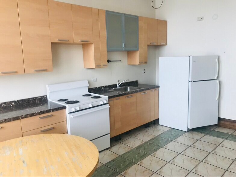 More Photos Of 1607 W Howard St, Chicago Office For Lease