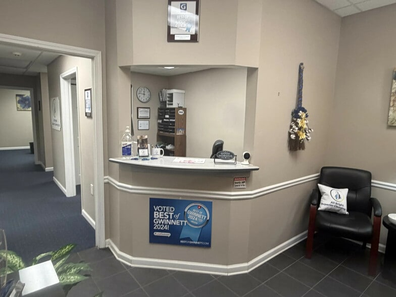 More Photos Of 3640 Hewatt Ct, Snellville Light Distribution For Sale