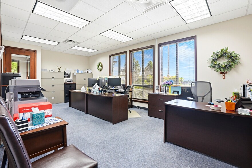 More Photos Of 925 Triple Crown Ave, Yakima Office For Sale