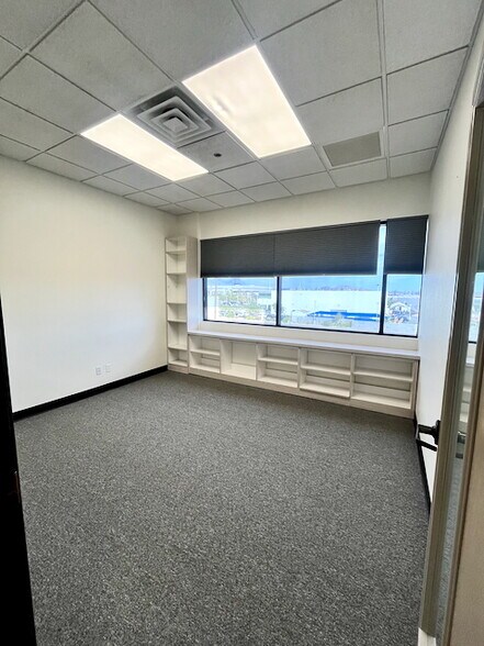 More Photos Of 6431 W Sahara Ave, Las Vegas Loft Creative Space For Lease