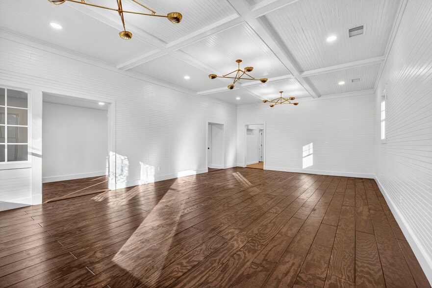 More Photos Of 11961 Lee Hwy, Sperryville Storefront Retail Office For Sale