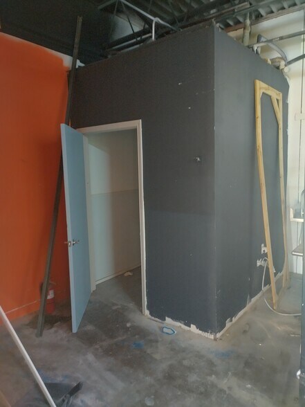 More Photos Of 2040-2070 W Spring Creek Pky, Plano Storefront For Lease