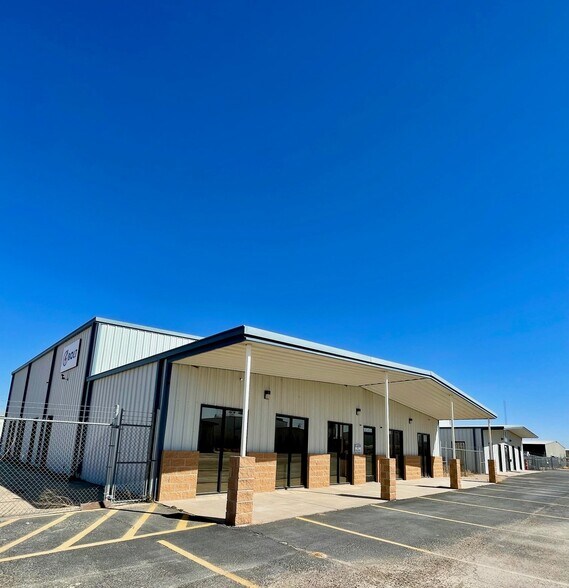 More Photos Of 2001 Westar Rd, Midland Warehouse For Lease