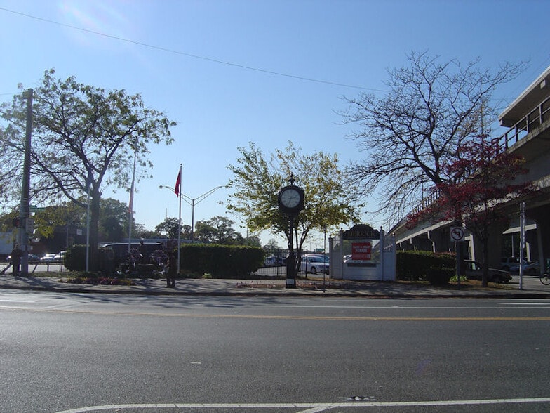 More Photos Of 31 Merrick Ave, Merrick Medical For Lease