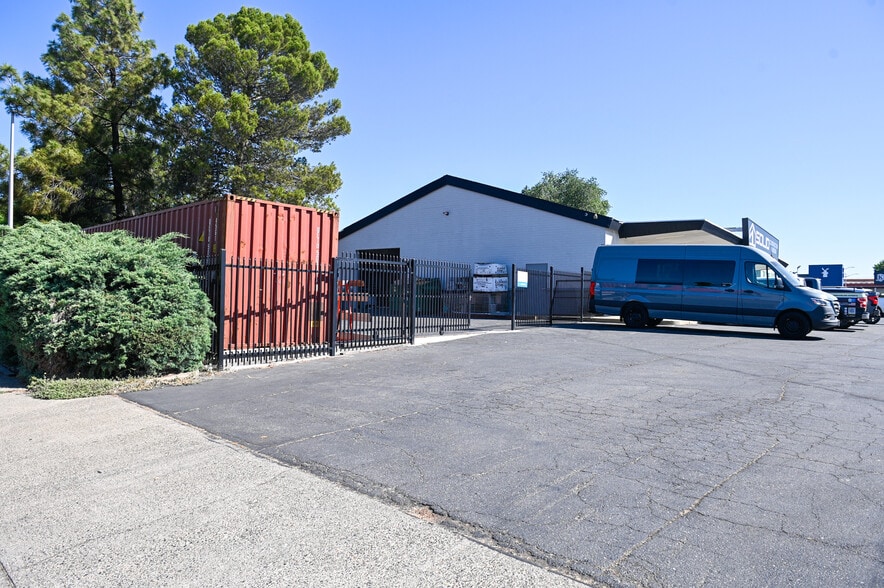 More Photos Of 5201 Auburn Blvd, Sacramento Freestanding For Sale