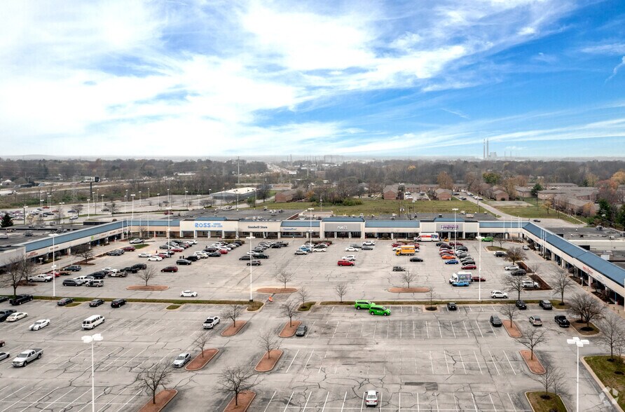 More Photos Of 4200 S East St, Indianapolis Unknown For Lease