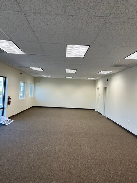 More Photos Of 325 Tech Way, Grants Pass Warehouse For Lease
