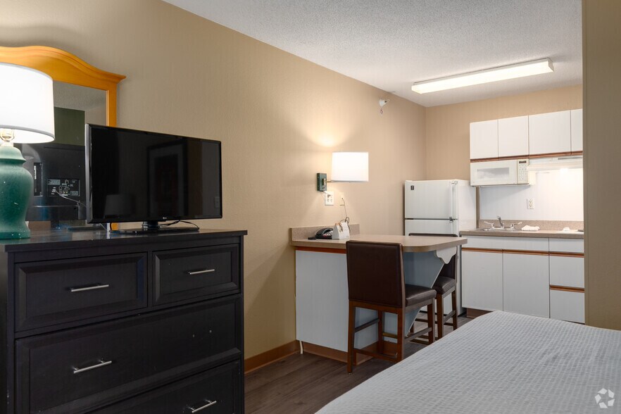 More Photos Of 4810 Bluestone Dr, Raleigh Hotel For Sale
