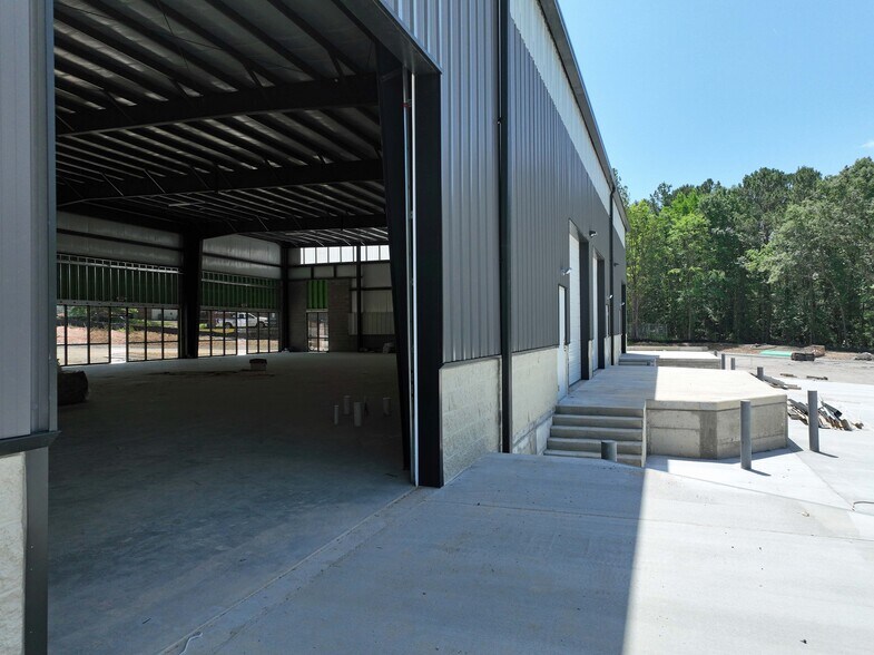 More Photos Of 150 Centrum Dr, Irmo Warehouse For Sale