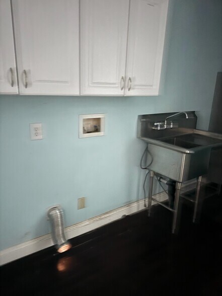 More Photos Of 12889 Rancho Penasquitos Blvd, San Diego Freestanding For Lease