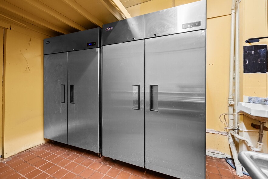 More Photos Of 2731-2739 E Oakland Park Blvd, Fort Lauderdale Storefront Retail Office For Lease