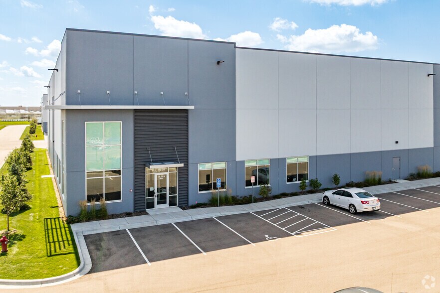 More Photos Of 9650 Hemingway Ave S, Cottage Grove Warehouse For Lease