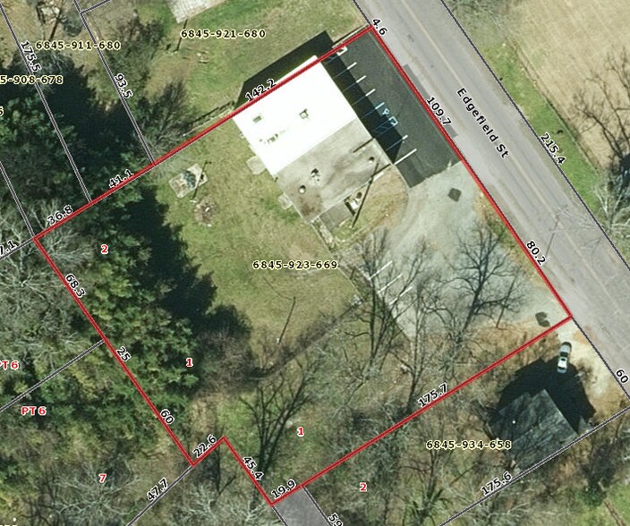 More Photos Of 910 Edgefield St, Greenwood Light Distribution For Sale