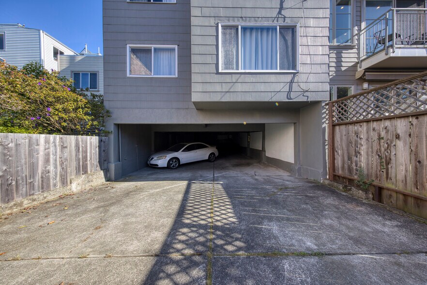 More Photos Of 135 N Willard St, San Francisco Apartments For Sale