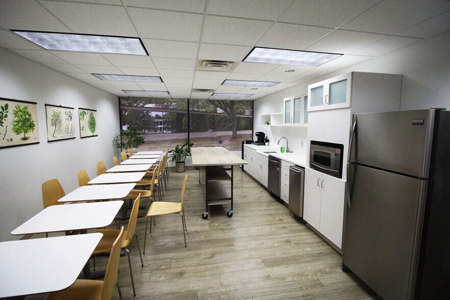 More Photos Of 6112 Constitution Dr, Fort Wayne Office For Lease