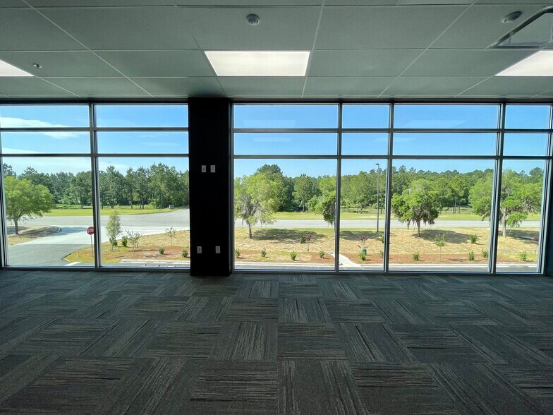 More Photos Of 528 Sunbury Rd, Midway Warehouse For Lease