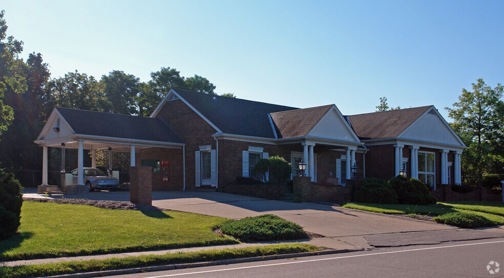 More Photos Of 7612 Alexandria Pike, Alexandria Bank For Sale