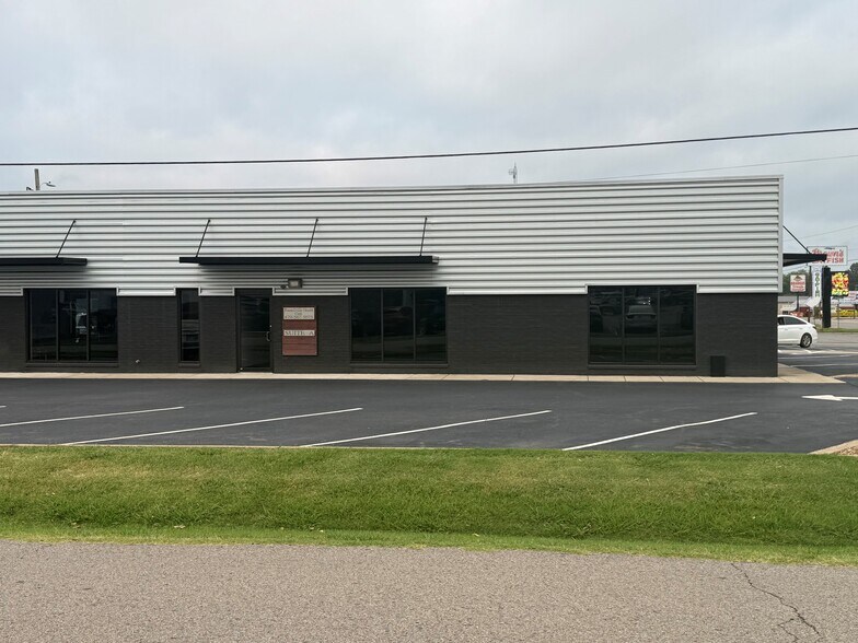 More Photos Of 102 S Sidney Ave, Russellville Medical For Lease