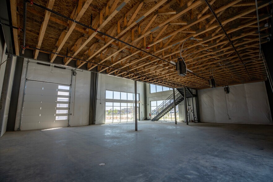 More Photos Of 13853 E Briarwood Ave, Centennial Light Distribution For Sale