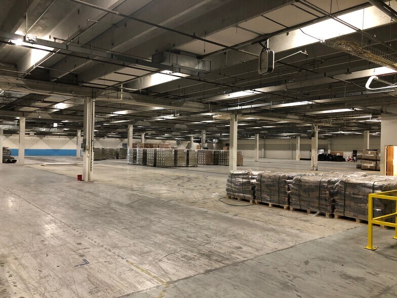 More Photos Of 188 Brooke Rd, Winchester Warehouse For Lease