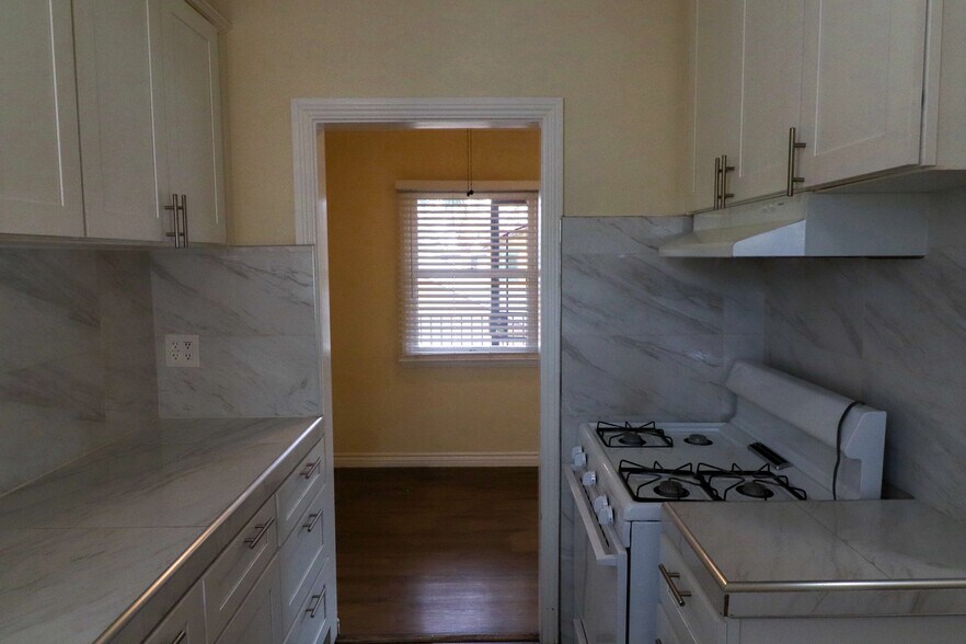 More Photos Of 921 N Lacy St, Santa Ana Apartments For Sale