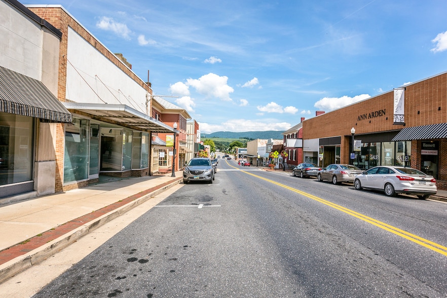 More Photos Of 411 W Main St, Waynesboro Restaurant For Sale