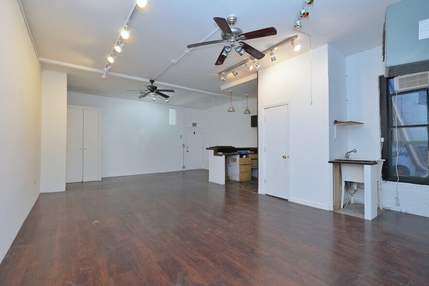 More Photos Of 225 34th St, Brooklyn Light Manufacturing For Lease