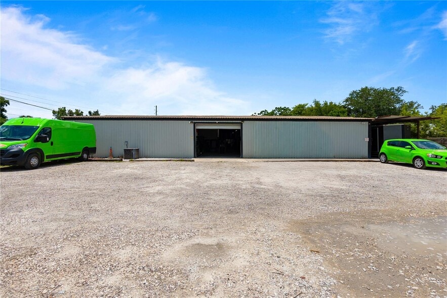 More Photos Of 15617 Old US Highway 441, Tavares Industrial For Lease