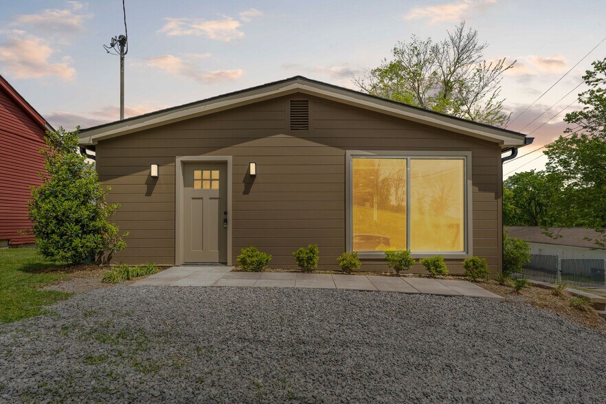 More Photos Of 709 Hart Ln, Nashville Office For Lease