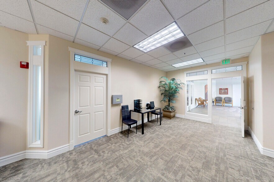 More Photos Of 324 W Bay Dr NW, Olympia Medical For Lease