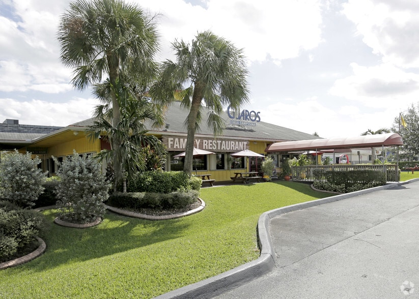 More Photos Of 3333 N University Dr, Hollywood Restaurant For Lease