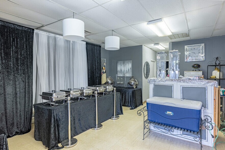 More Photos Of 8620 Winton Rd, Cincinnati Medical For Sale