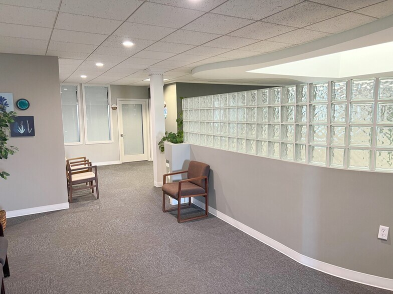 More Photos Of 315 E River Rd, Brainerd Loft Creative Space For Lease