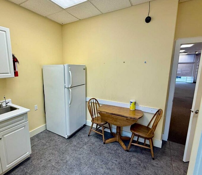 More Photos Of 5212 48 St, Red Deer Office For Sale