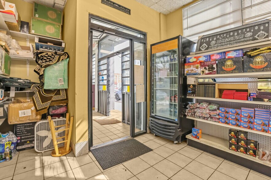 More Photos Of , Minneapolis General Retail For Sale