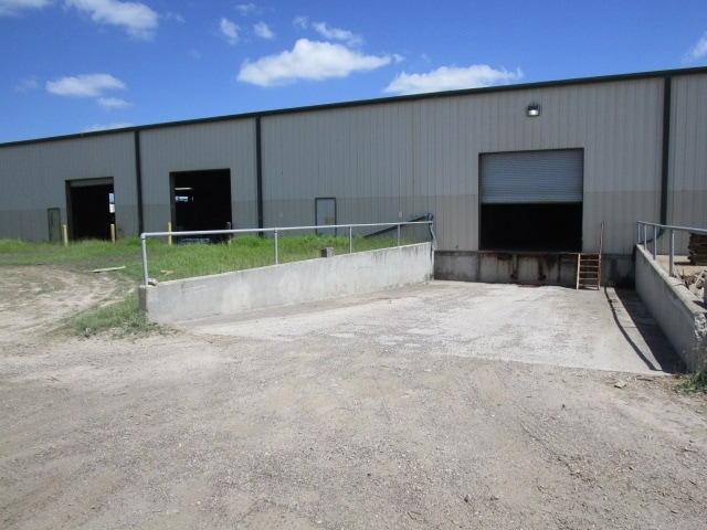 More Photos Of 5820 Millenium, Harlingen Warehouse For Lease