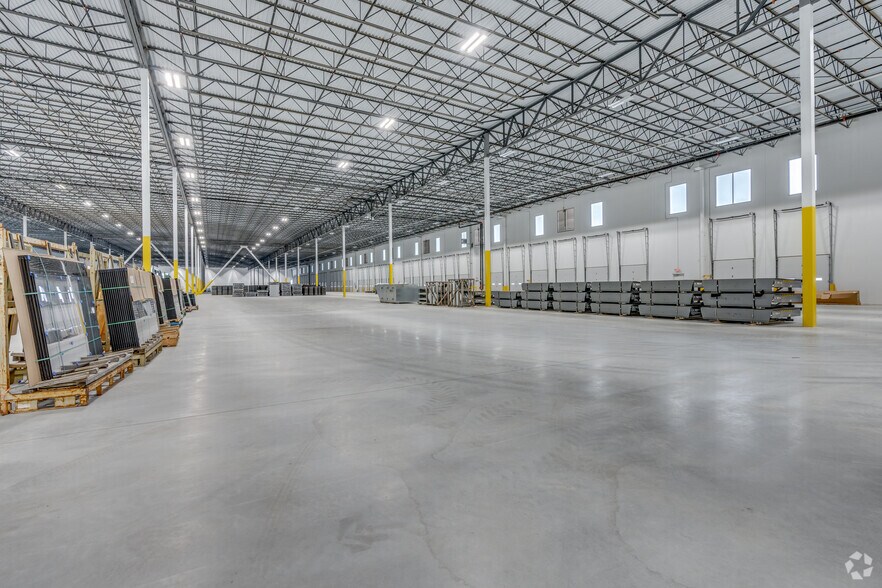 More Photos Of 1021 Everman Pky, Fort Worth Distribution For Lease